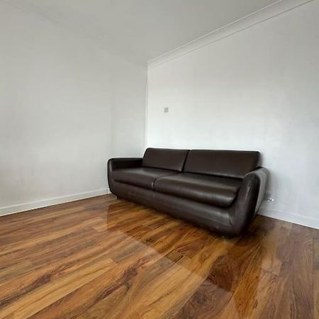 Appartamento Flat On High Street Saltdean Esterno foto