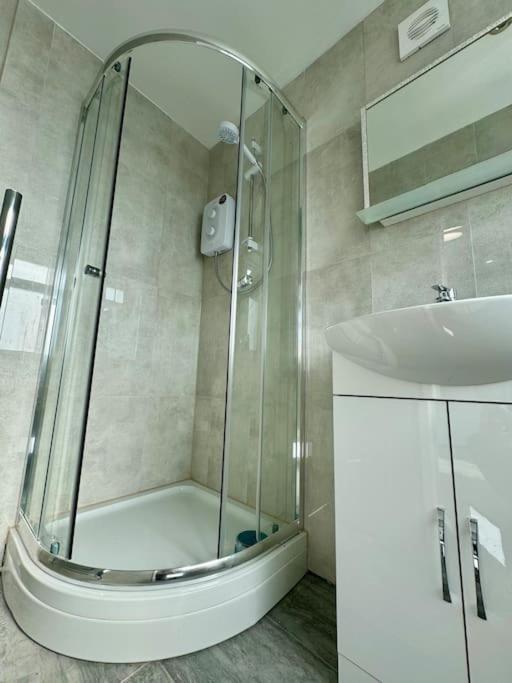 Appartamento Flat On High Street Saltdean Esterno foto